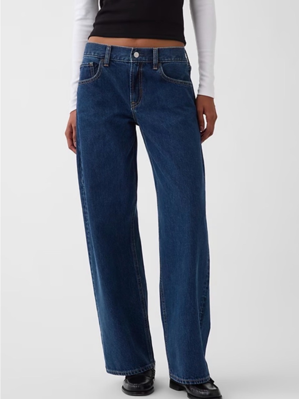 GAP Hailey Bieber Low Rise Loose Jeans in Medium Indigo (Medium Wash) - Size 35